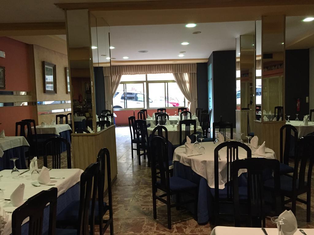 Hotel Restaurante Derby Carballino Exterior foto