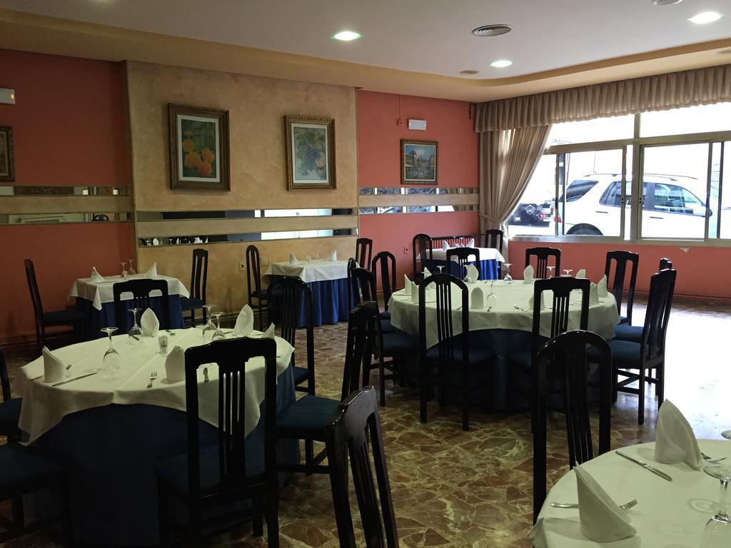 Hotel Restaurante Derby Carballino Exterior foto
